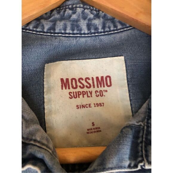 Mossimo Supply CO Denim Botton Down SZ S Made Of Lyocell - Picture 9 of 10
